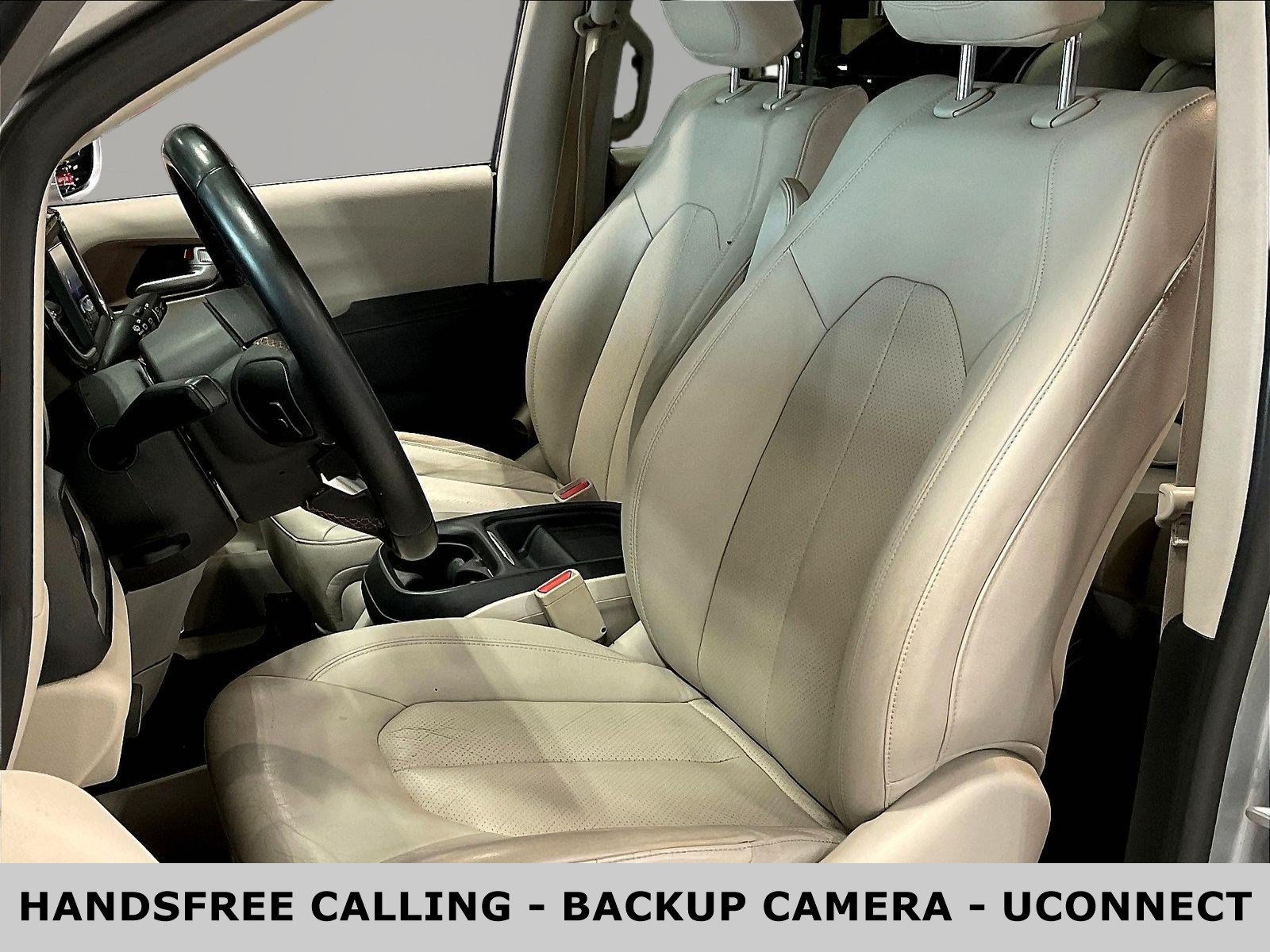 Used 2018 Chrysler Pacifica Touring-L FWD image 21