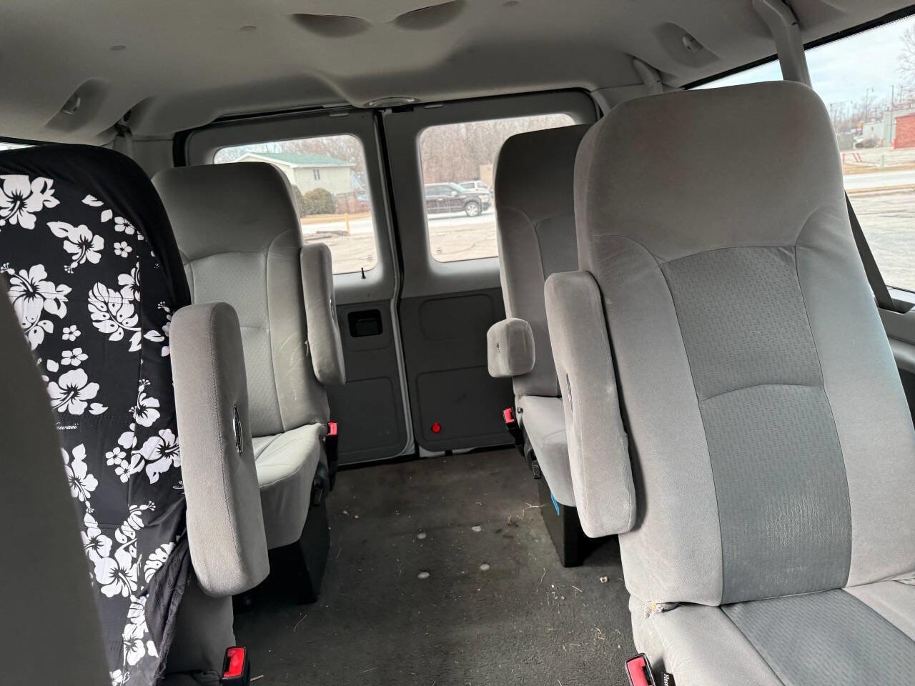 Used 2010 Ford E-150 and Econoline 150 Wagon image 9