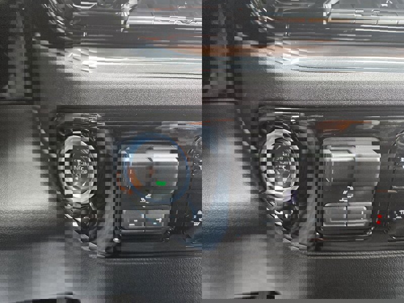 Used 2025 GMC Sierra 1500 SLT image 23