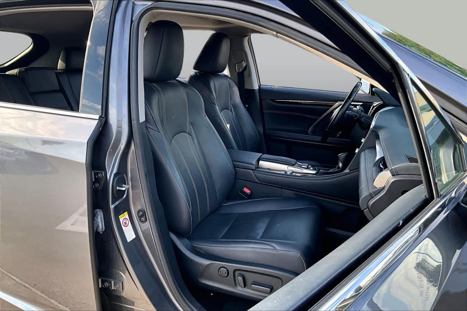 Used 2019 Lexus RX 350 FWD w/ Navigation Package image 8
