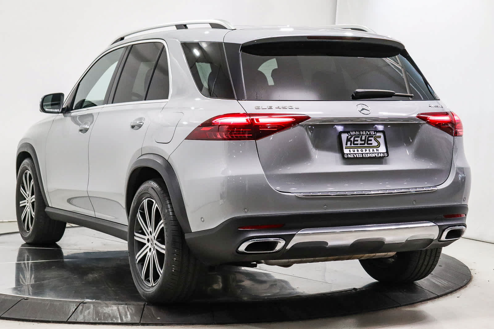 Certified 2025 Mercedes-Benz GLE 450e 4MATIC image 4