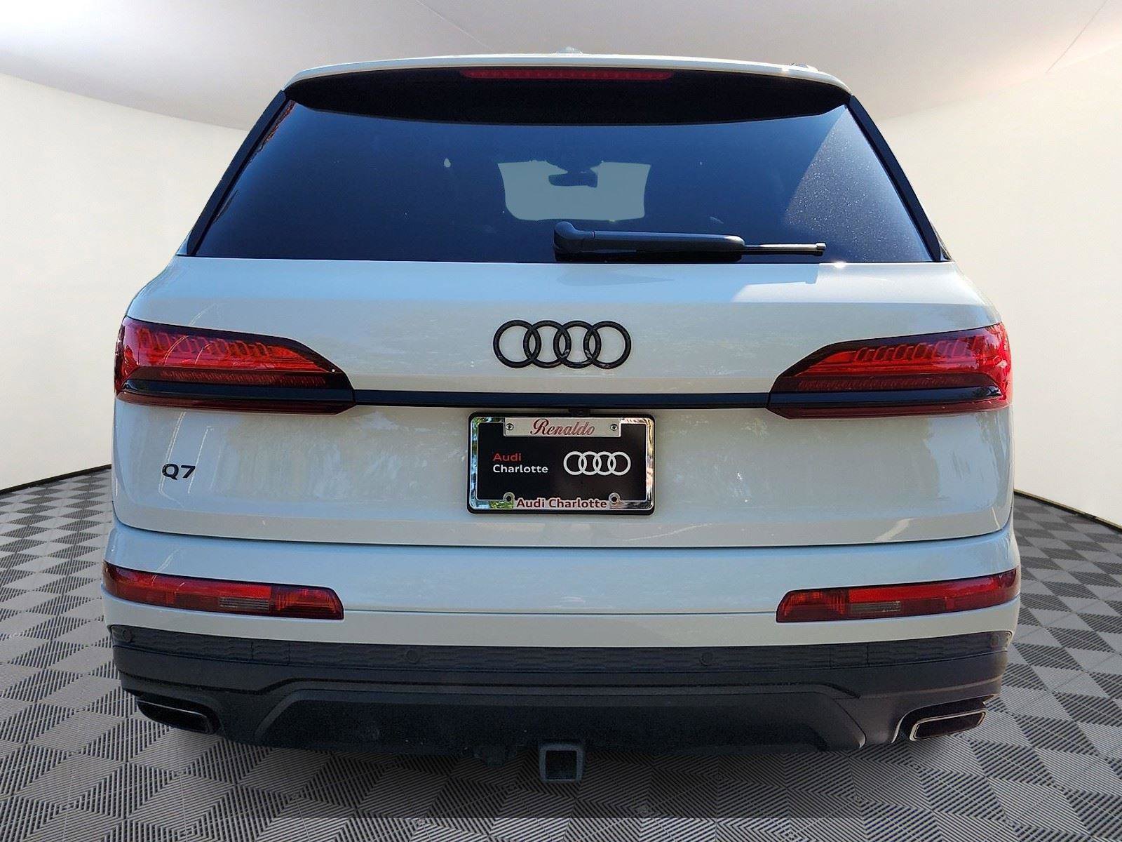 Used 2025 Audi Q7 3.0T Prestige w/ Prestige Package image 5