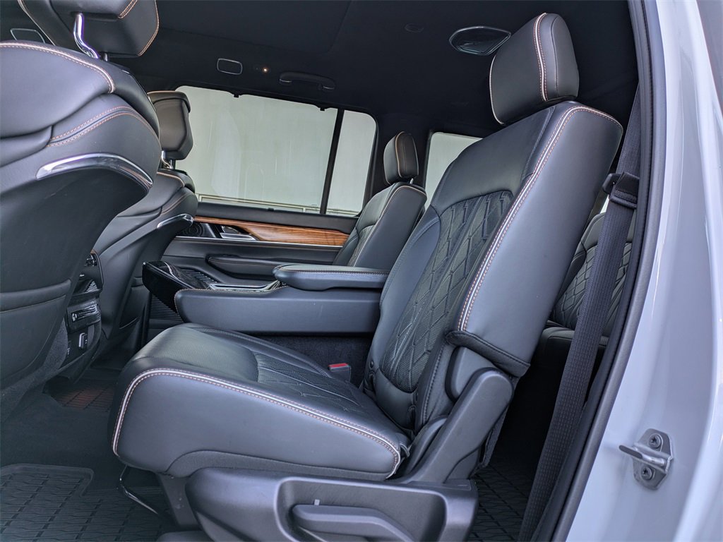 Used 2024 Jeep Grand Wagoneer L Series III image 17