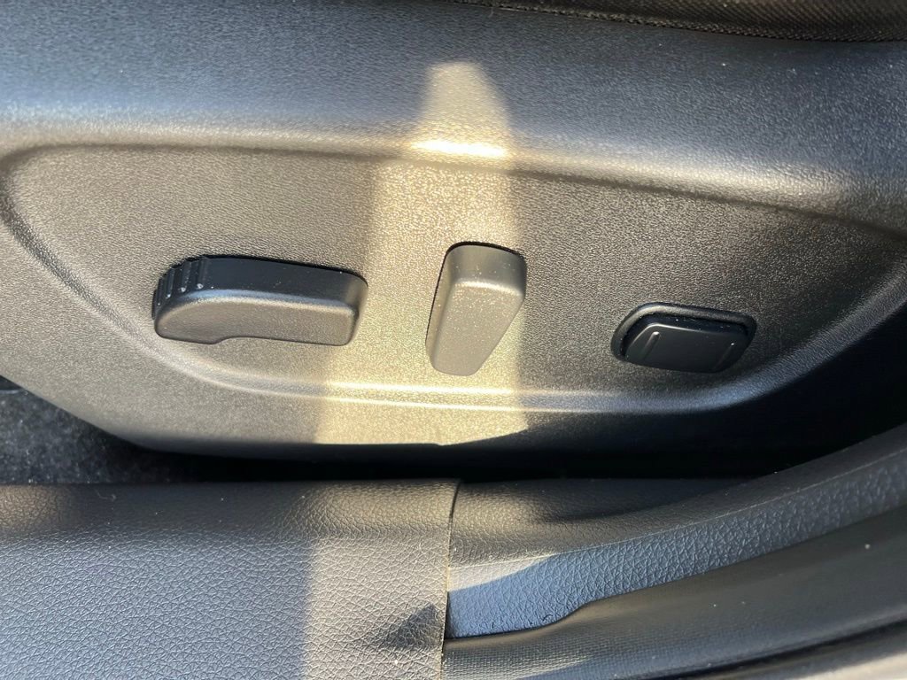 Used 2019 Nissan Rogue SV w/ Premium Package image 26