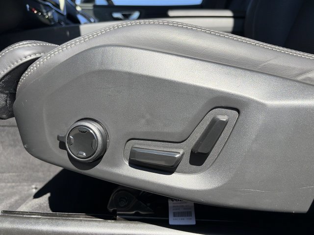 Used 2022 Volvo XC60 B6 Inscription w/ Protection Package Premier AWD/4WD image 21