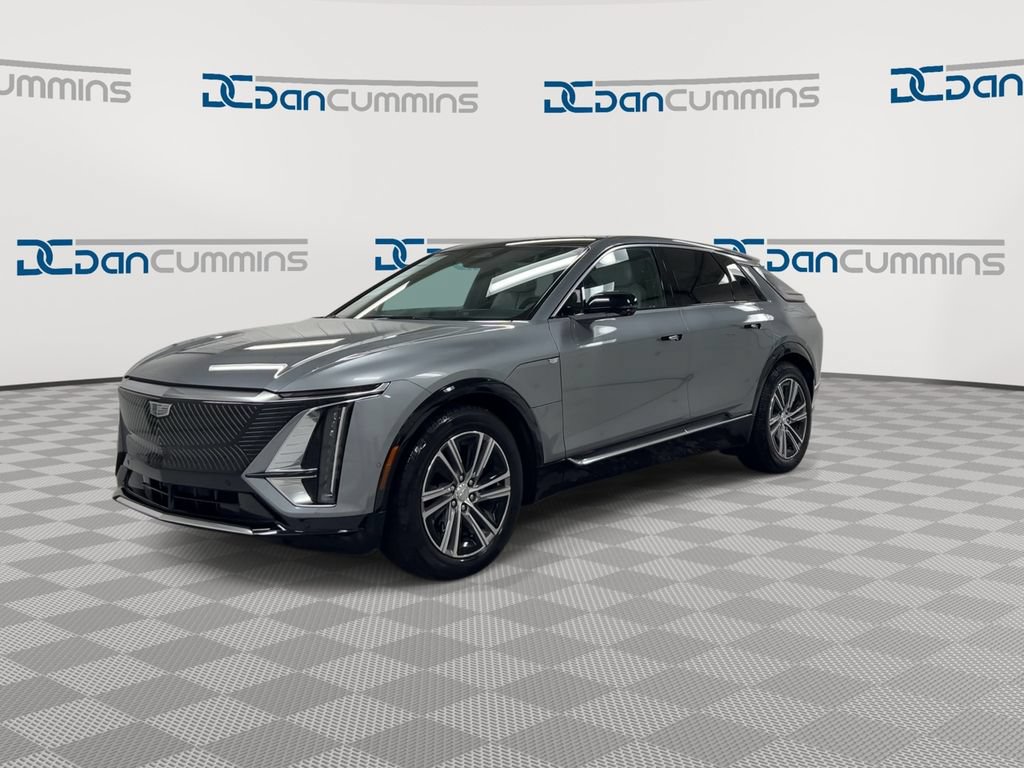 Used 2024 Cadillac Lyriq Luxury w/ LPO, Floor Liner Package RWD image 4