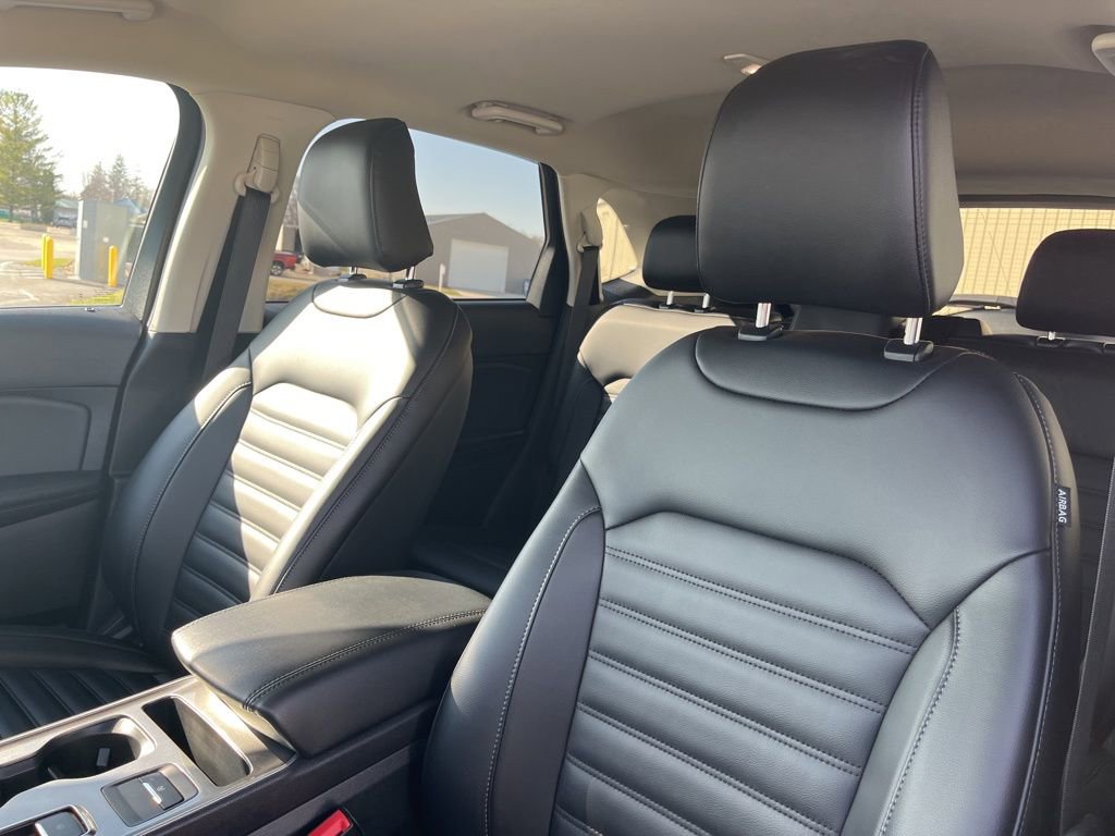 Used 2023 Ford Edge SEL w/ Convenience Package image 12