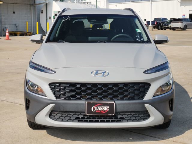 Used 2022 Hyundai Kona SEL FWD image 2