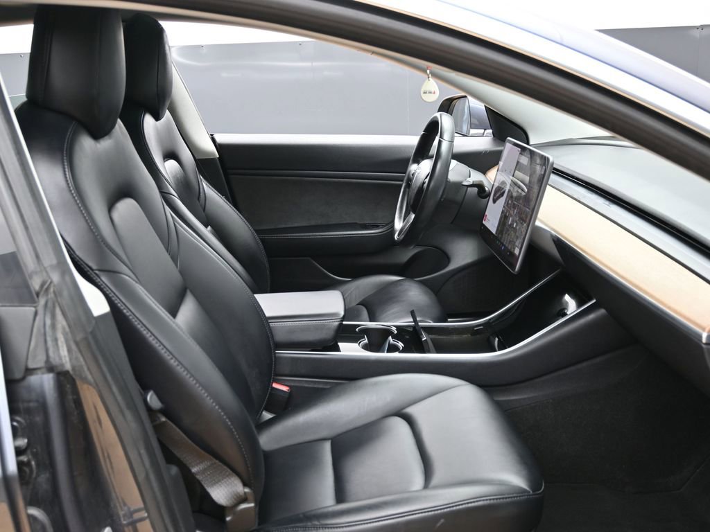 Used 2018 Tesla Model 3 Long Range image 42