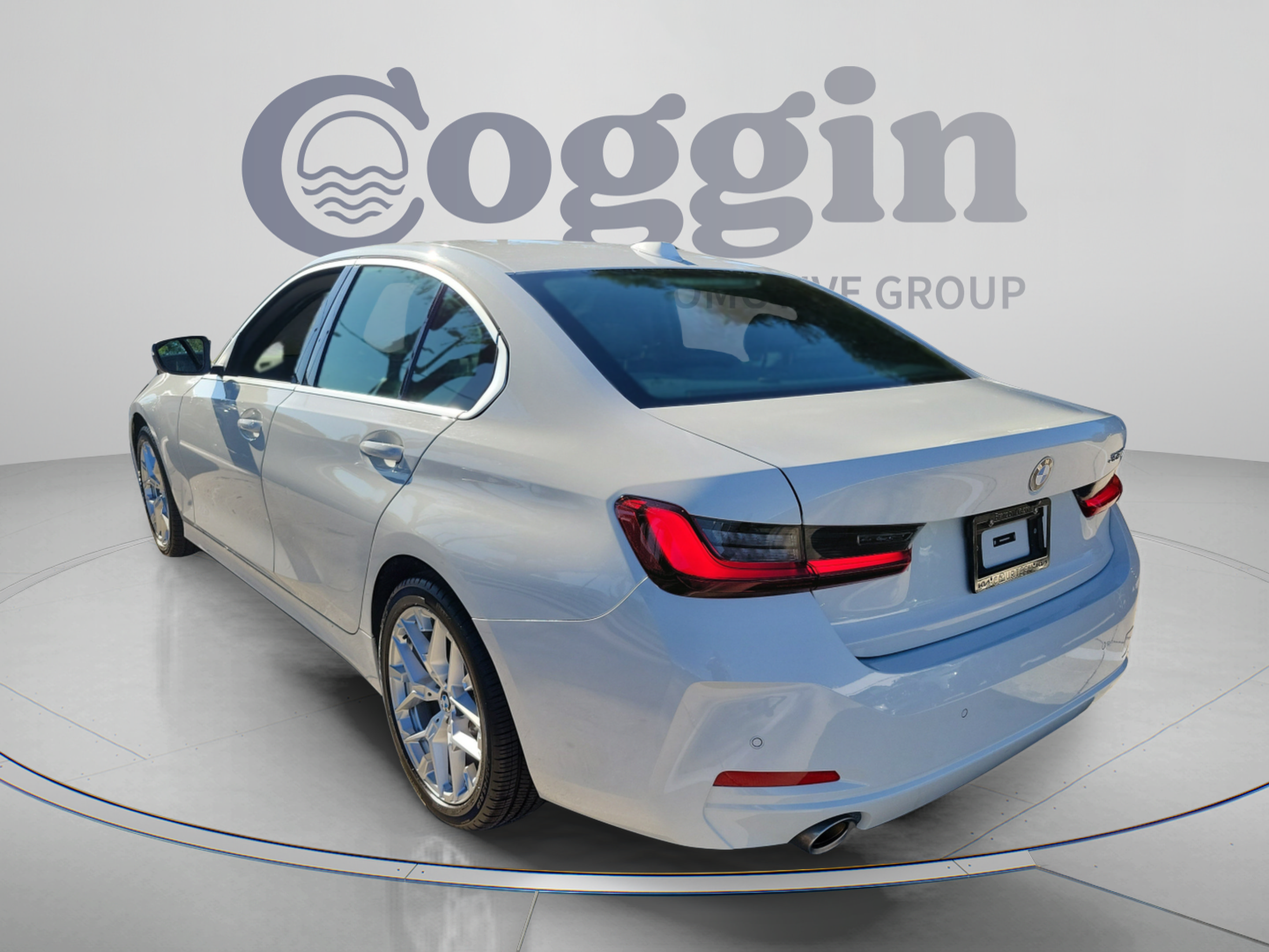 Used 2025 BMW 330i Sedan RWD image 2