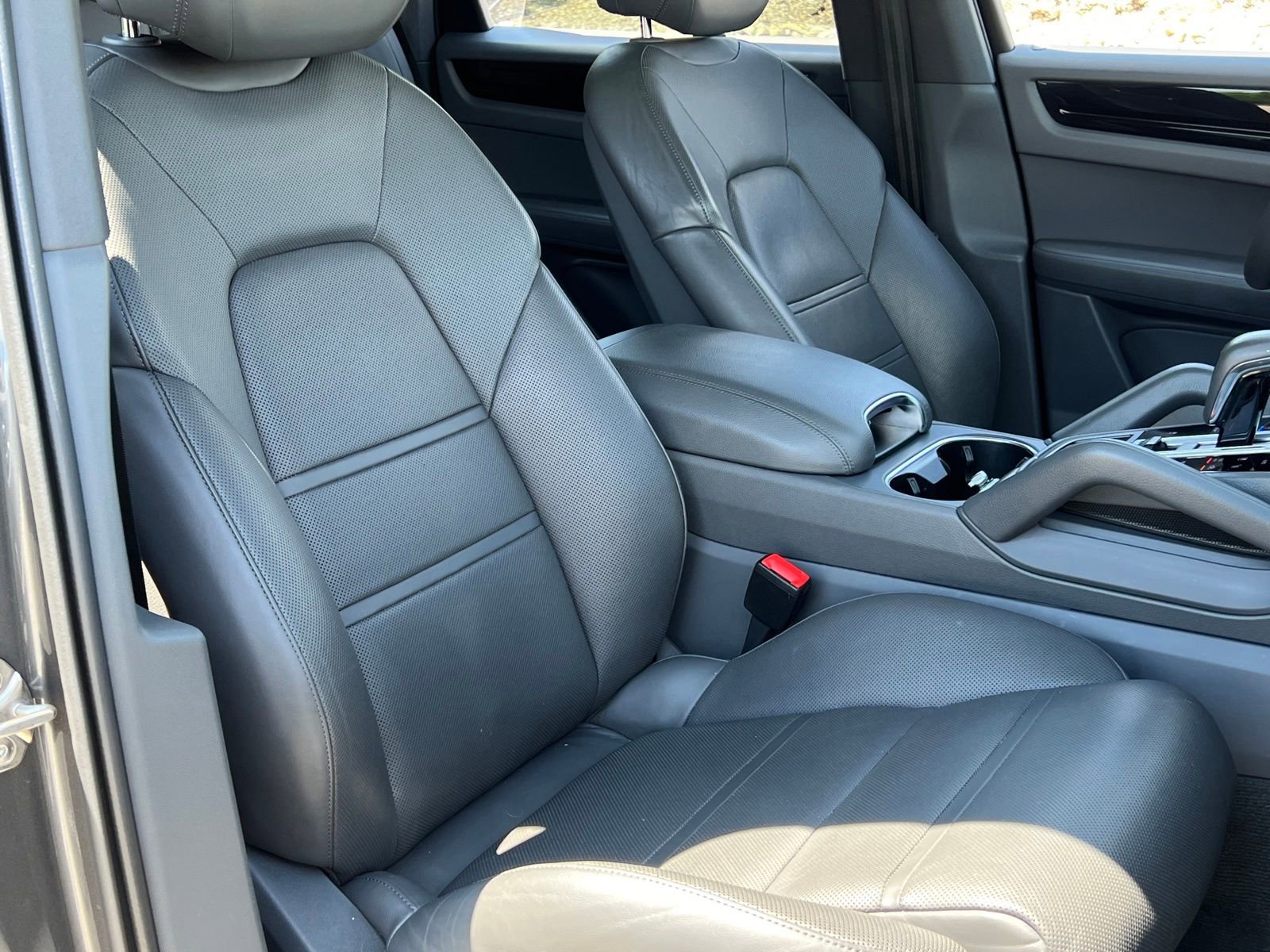 Certified 2021 Porsche Cayenne AWD/4WD image 18
