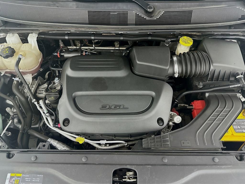 Used 2020 Chrysler Pacifica Limited image 32