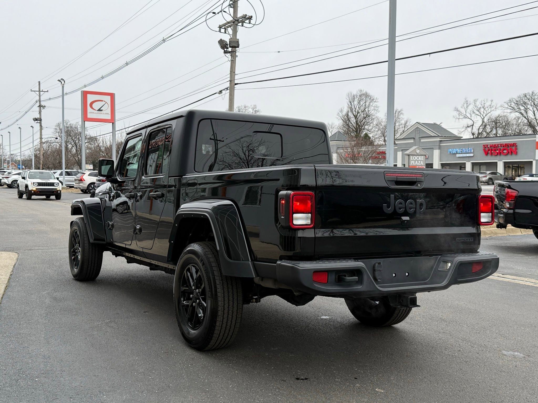 Used 2021 Jeep Gladiator Sport image 3