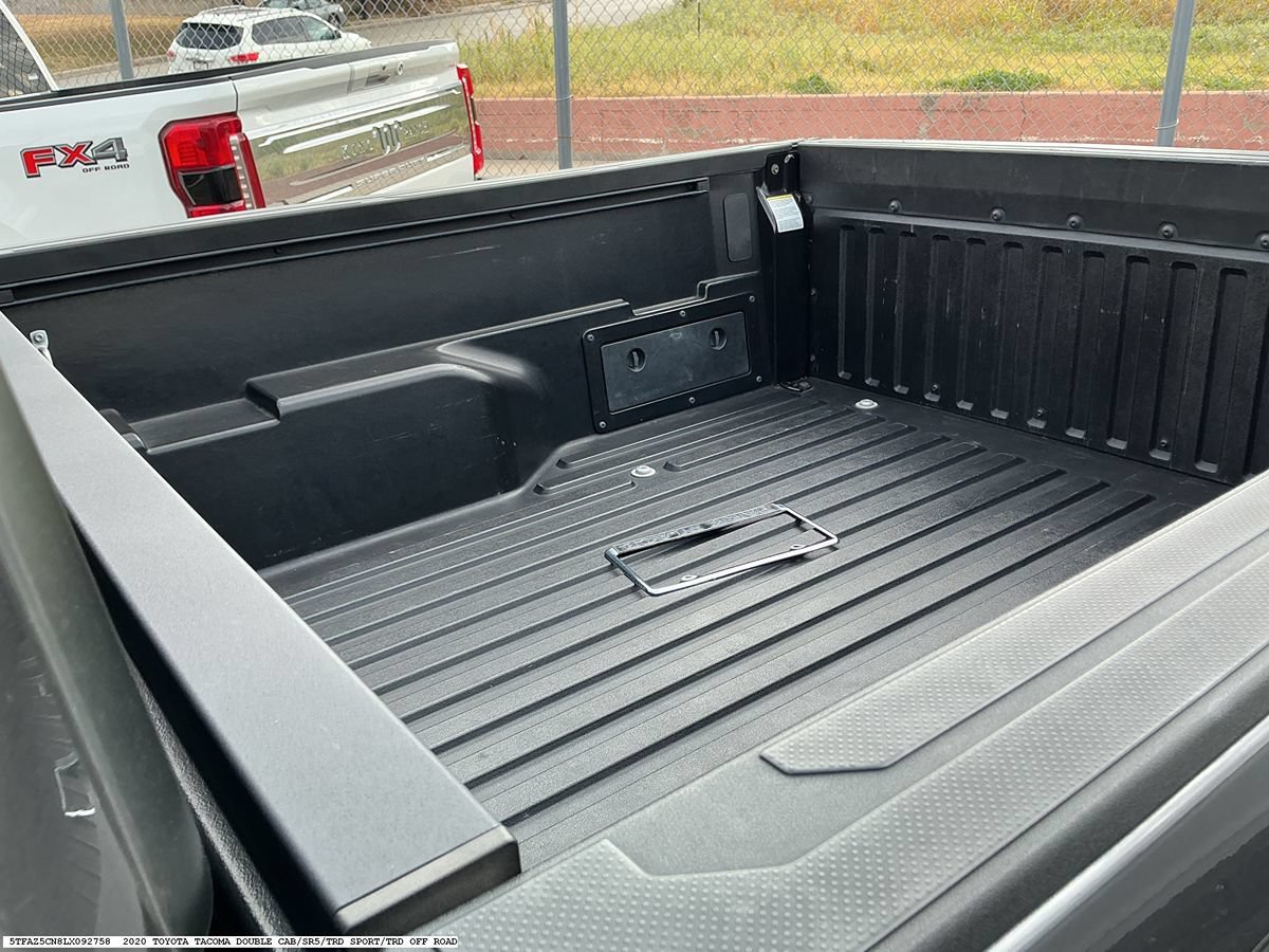 Used 2020 Toyota Tacoma SR5 RWD image 9