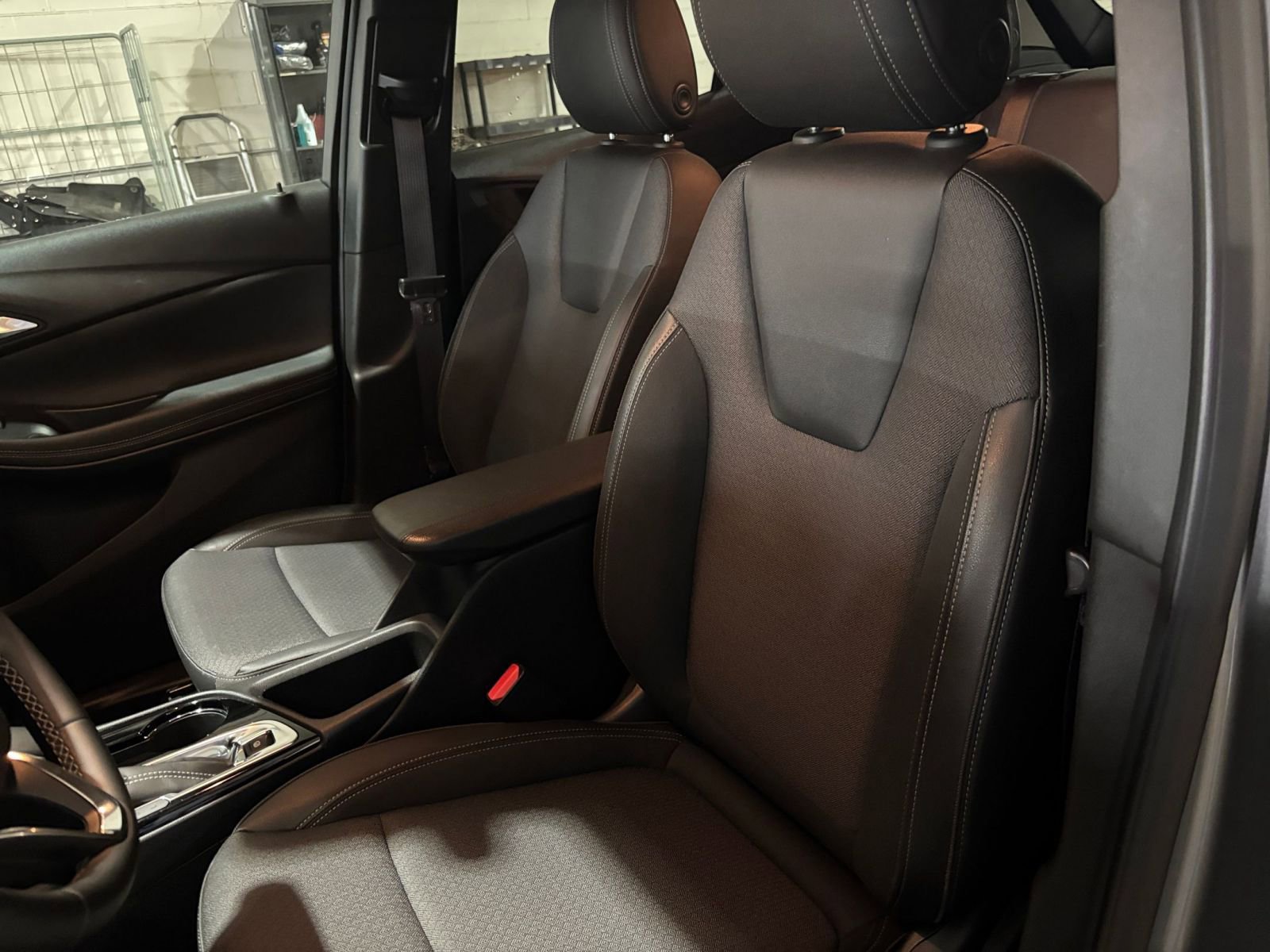 Used 2025 Buick Encore GX Preferred FWD image 34