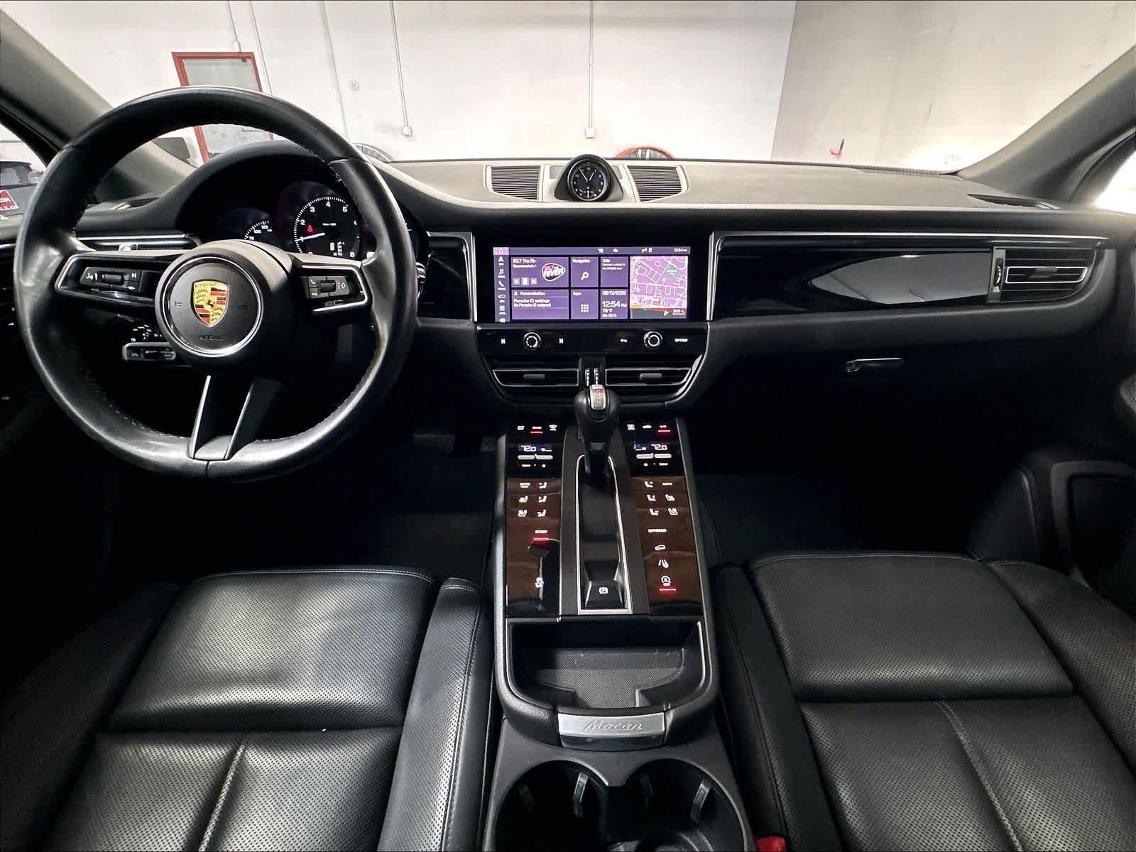 Used 2023 Porsche Macan AWD/4WD image 16
