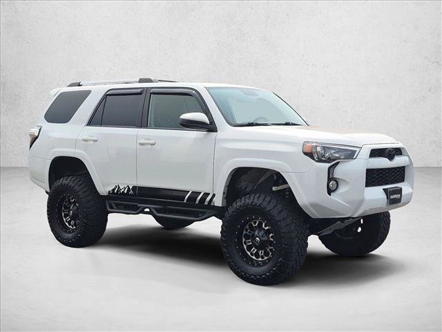 Used 2019 Toyota 4Runner SR5 AWD/4WD image 3