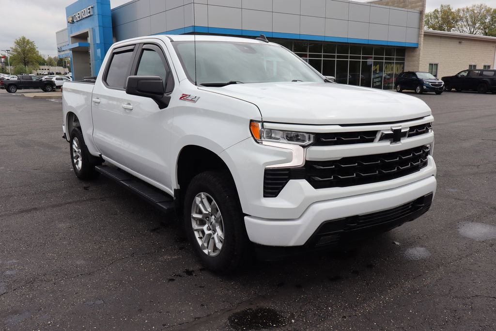 Used 2023 Chevrolet Silverado 1500 RST w/ Z71 Off-Road Package AWD/4WD image 2