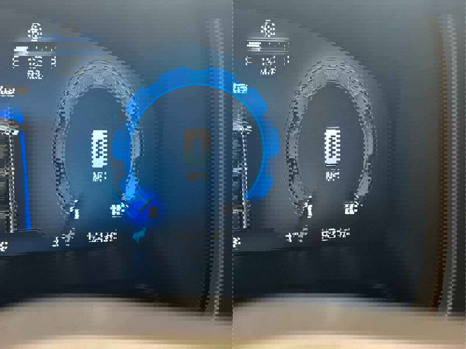 Used 2025 Ford Bronco Outer Banks image 35