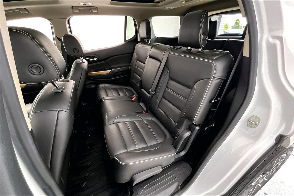 Used 2017 GMC Acadia Denali w/ Technology Package AWD/4WD image 32