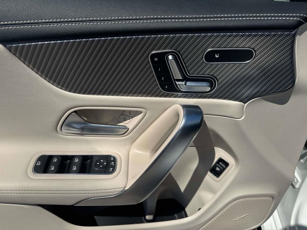 Used 2025 Mercedes-Benz CLA 250 4MATIC image 19