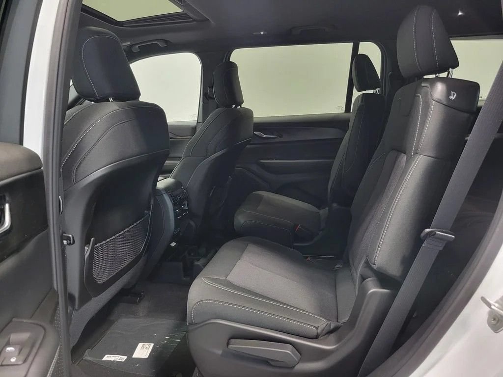 New 2026 Jeep Grand Cherokee L 4WD image 10