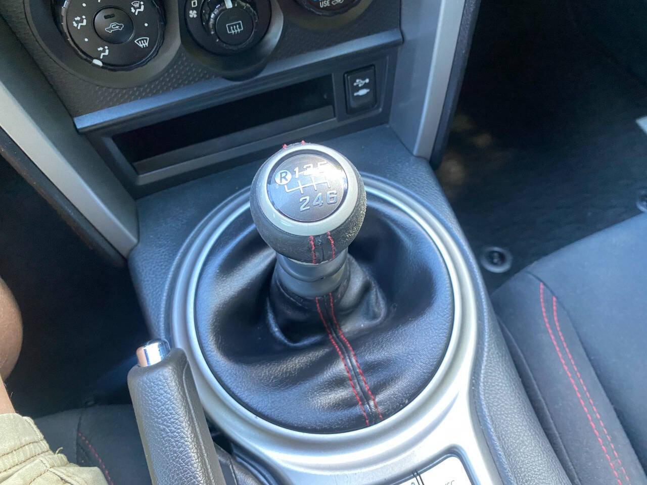 Used 2015 Scion FR-S RWD image 30