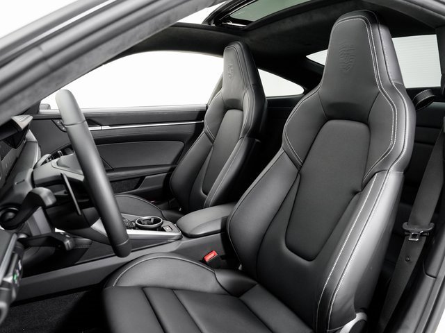Used 2025 Porsche 911 Carrera 4 GTS image 5