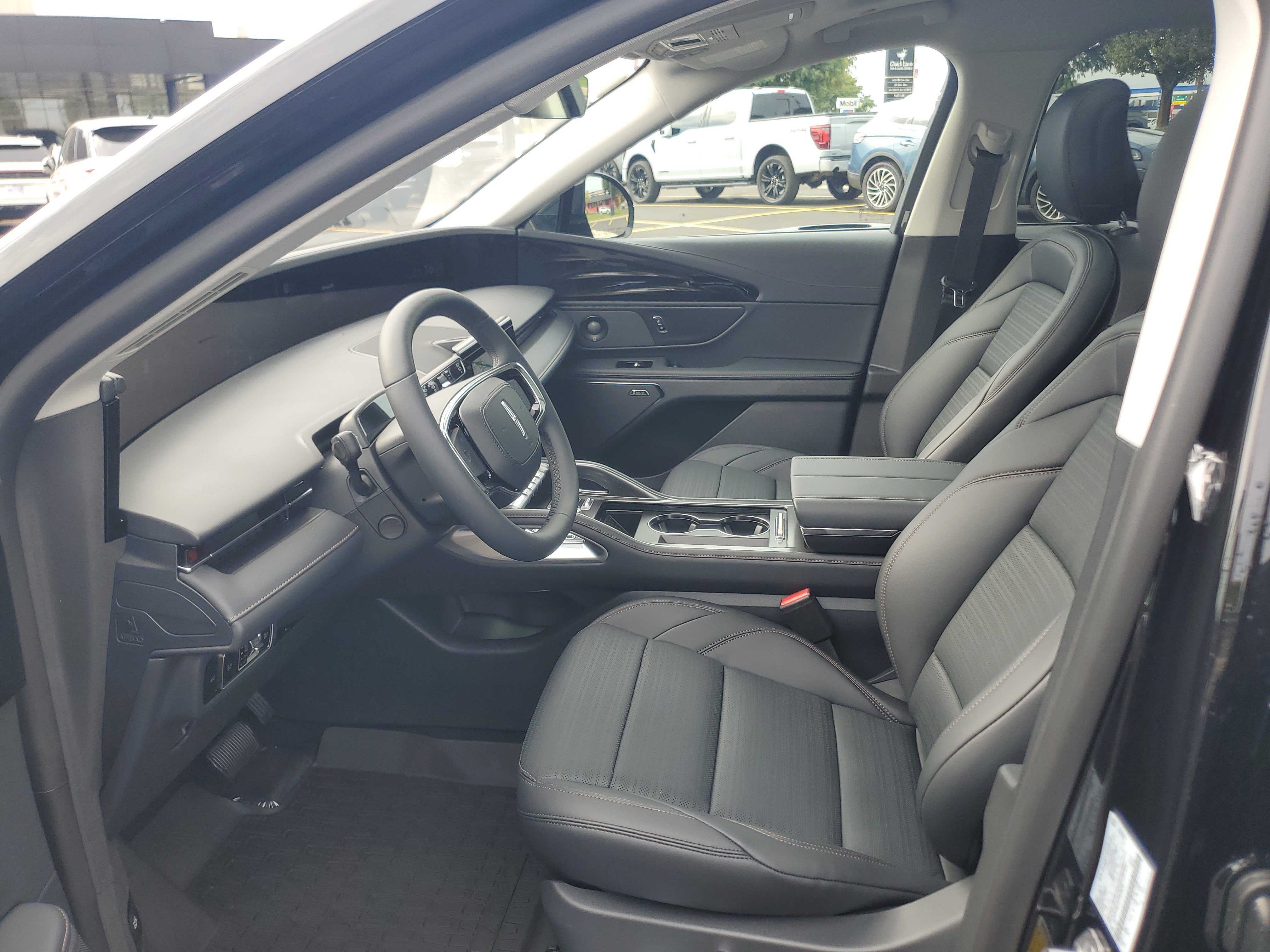 New 2026 Lincoln Nautilus Reserve AWD/4WD image 11