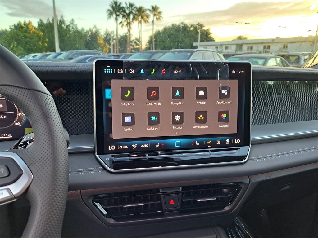 New 2026 Volkswagen Tiguan SE R-Line image 8