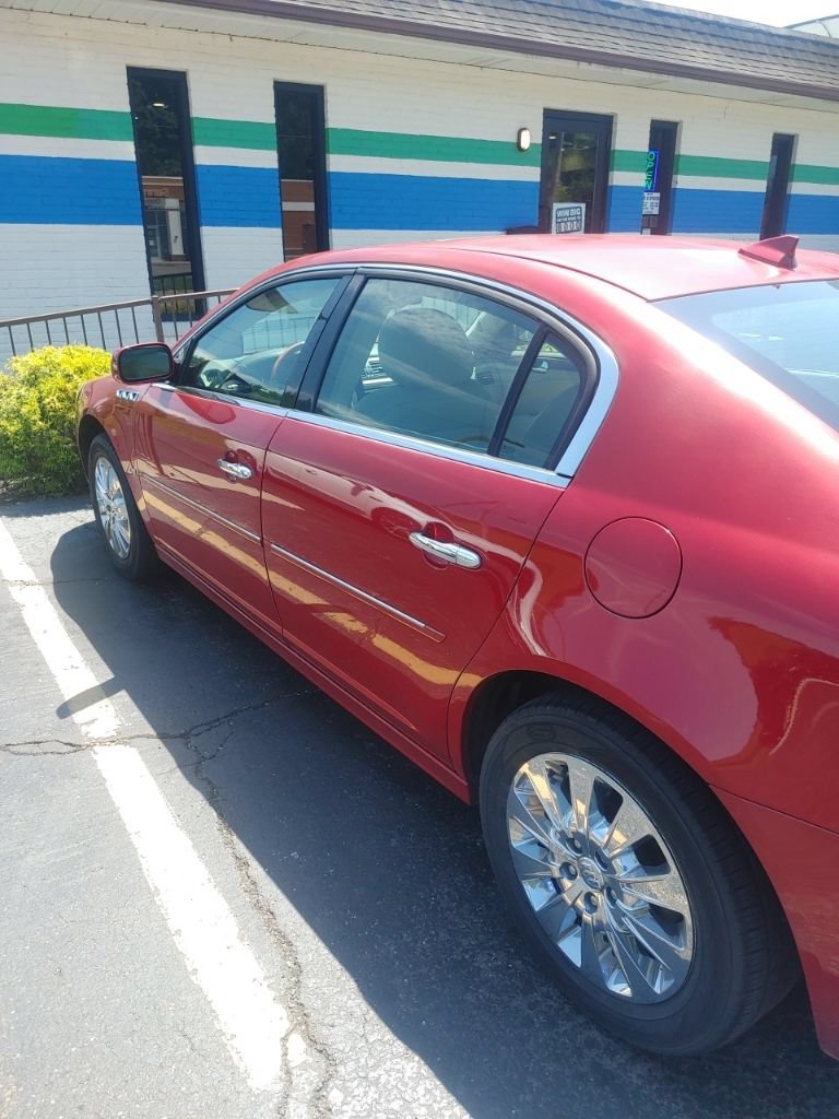 Used 2010 Buick Lucerne CXL w/ Driver Confidence Package FWD image 7