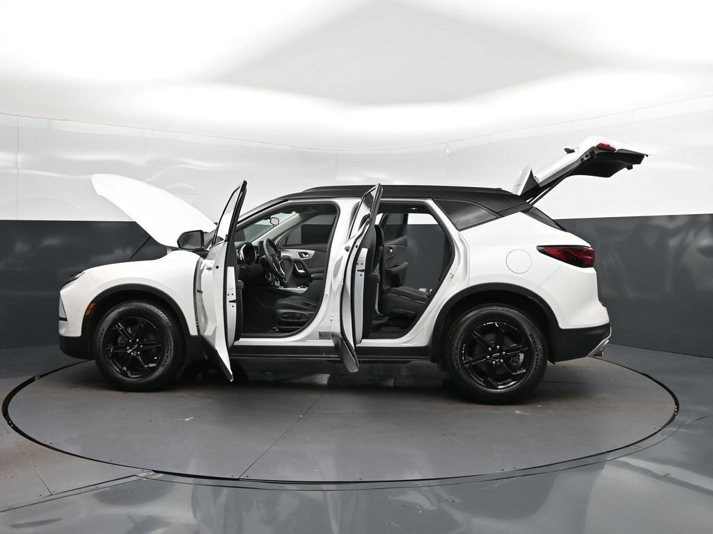 Used 2023 Chevrolet Blazer LT w/ Midnight/Sport Edition FWD image 46