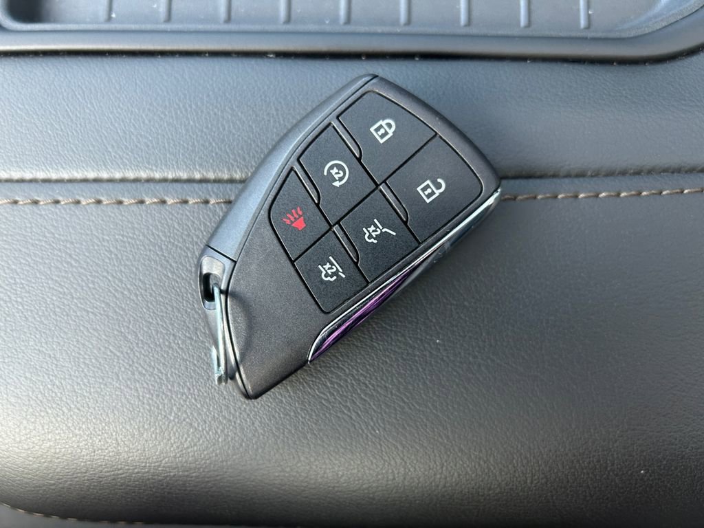 Used 2023 Chevrolet Suburban High Country image 33