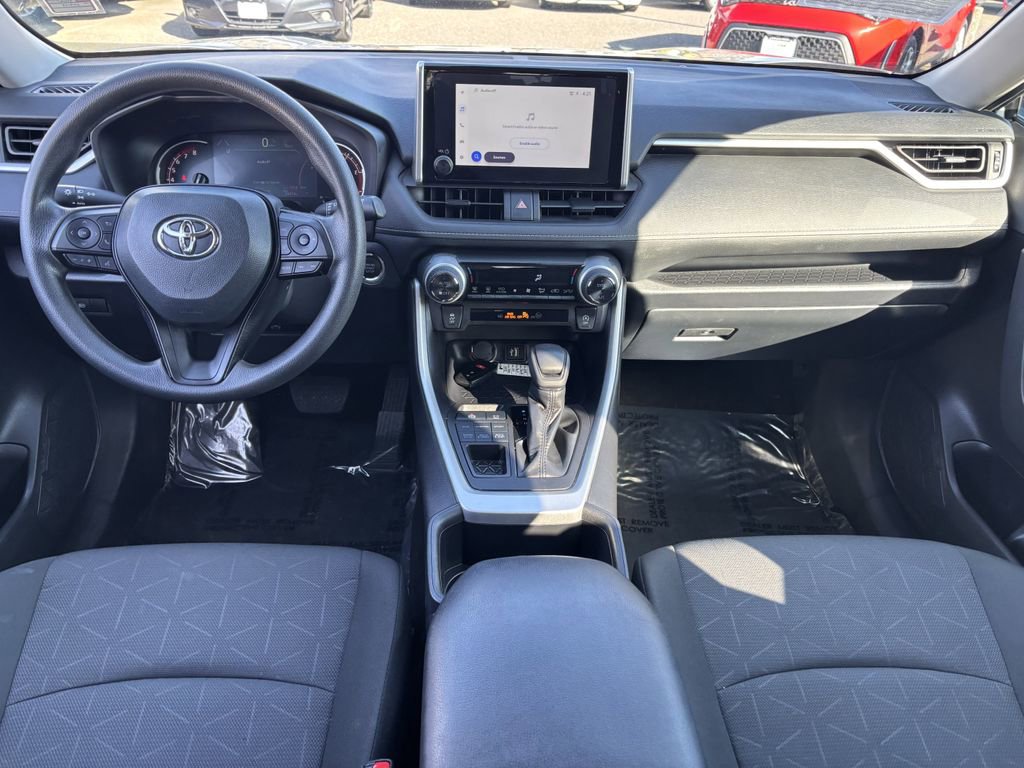 Used 2025 Toyota RAV4 XLE AWD/4WD image 23