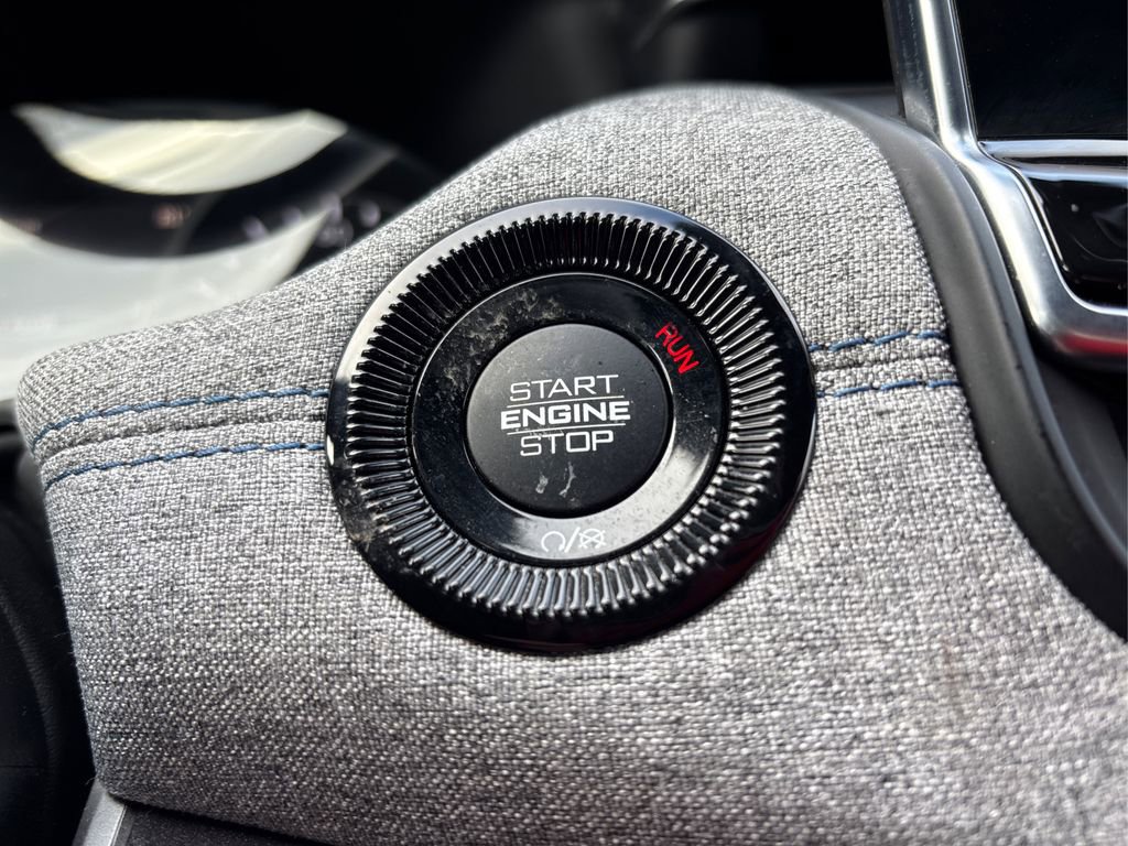 Used 2023 Jeep Compass Latitude image 30