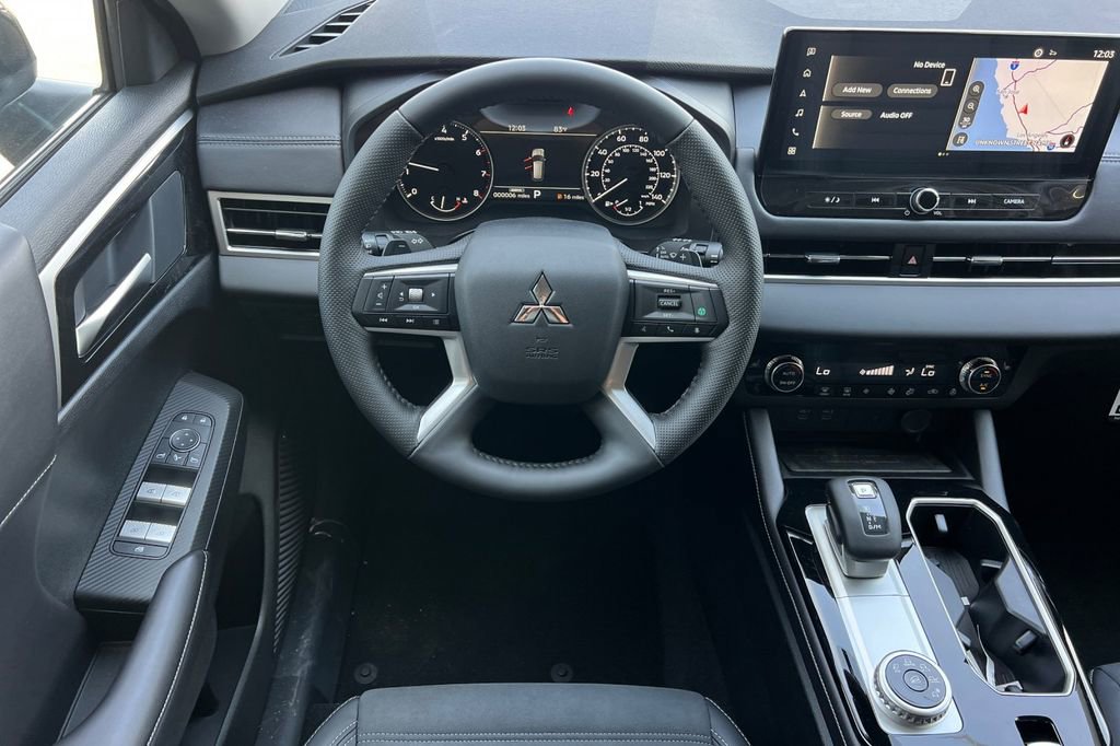 New 2026 Mitsubishi Outlander SE image 15