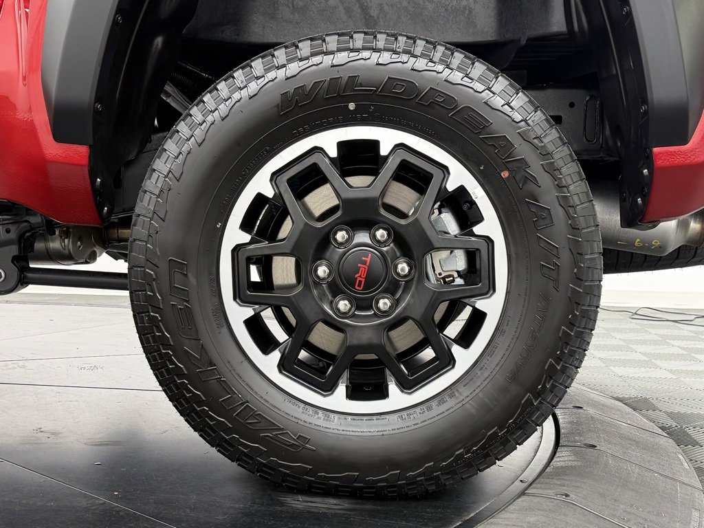 Used 2025 Toyota Tacoma TRD Off-Road image 12