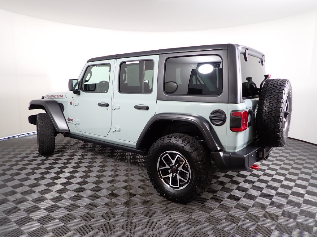 Used 2024 Jeep Wrangler Unlimited Rubicon AWD/4WD image 13
