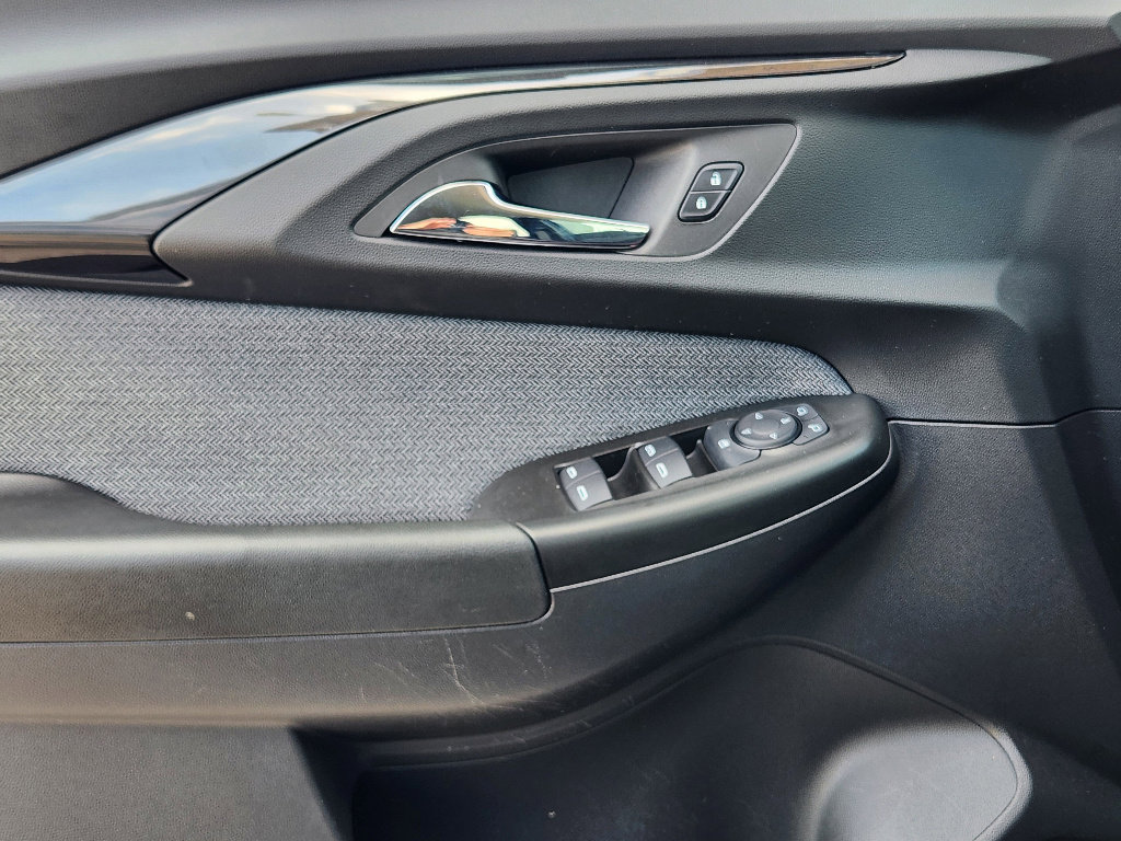 Used 2022 Chevrolet TrailBlazer LT image 31