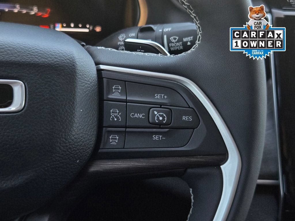 Used 2023 Jeep Grand Cherokee Limited w/ Luxury Tech Group II RWD image 18