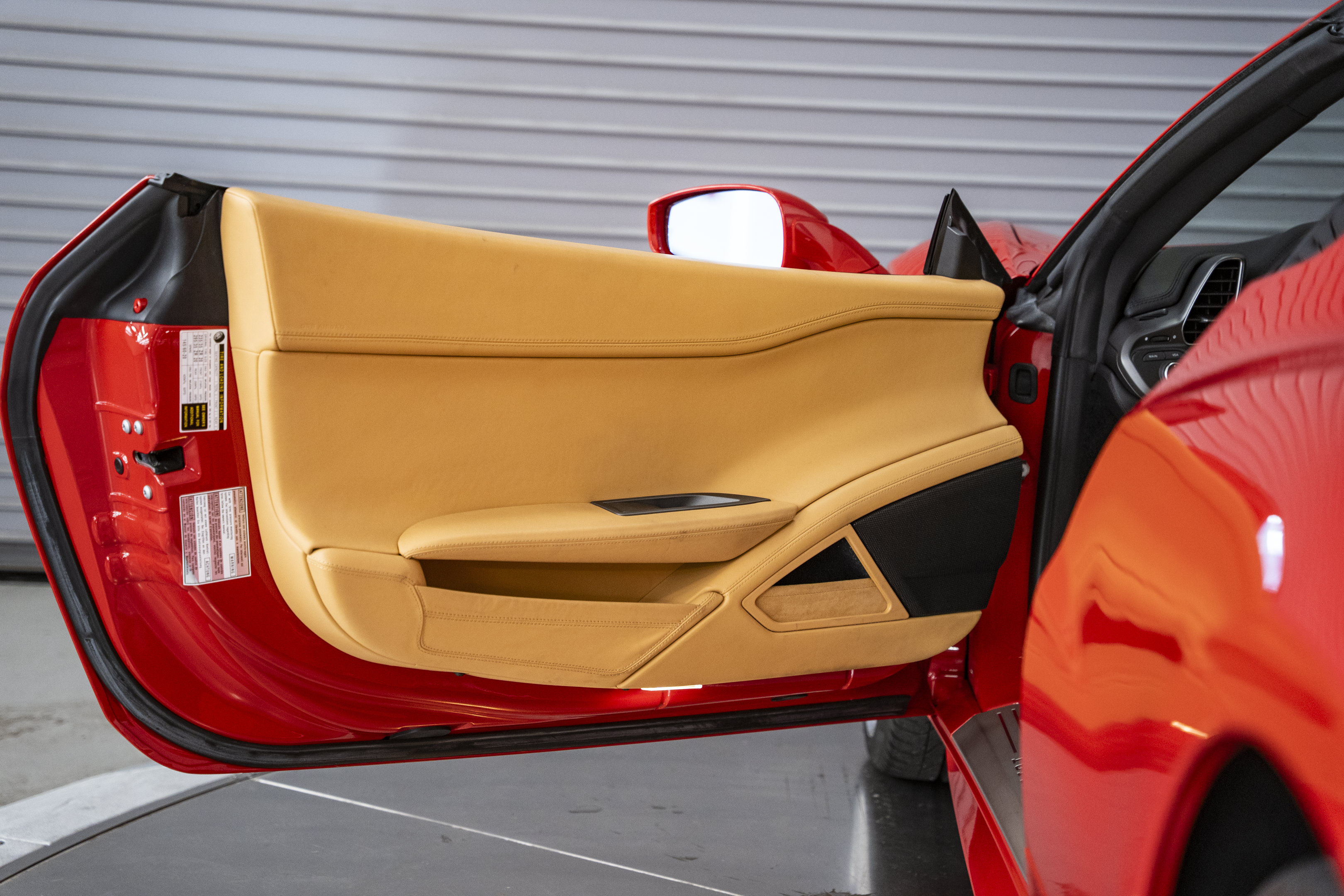 Used 2012 Ferrari 458 Spider RWD image 22