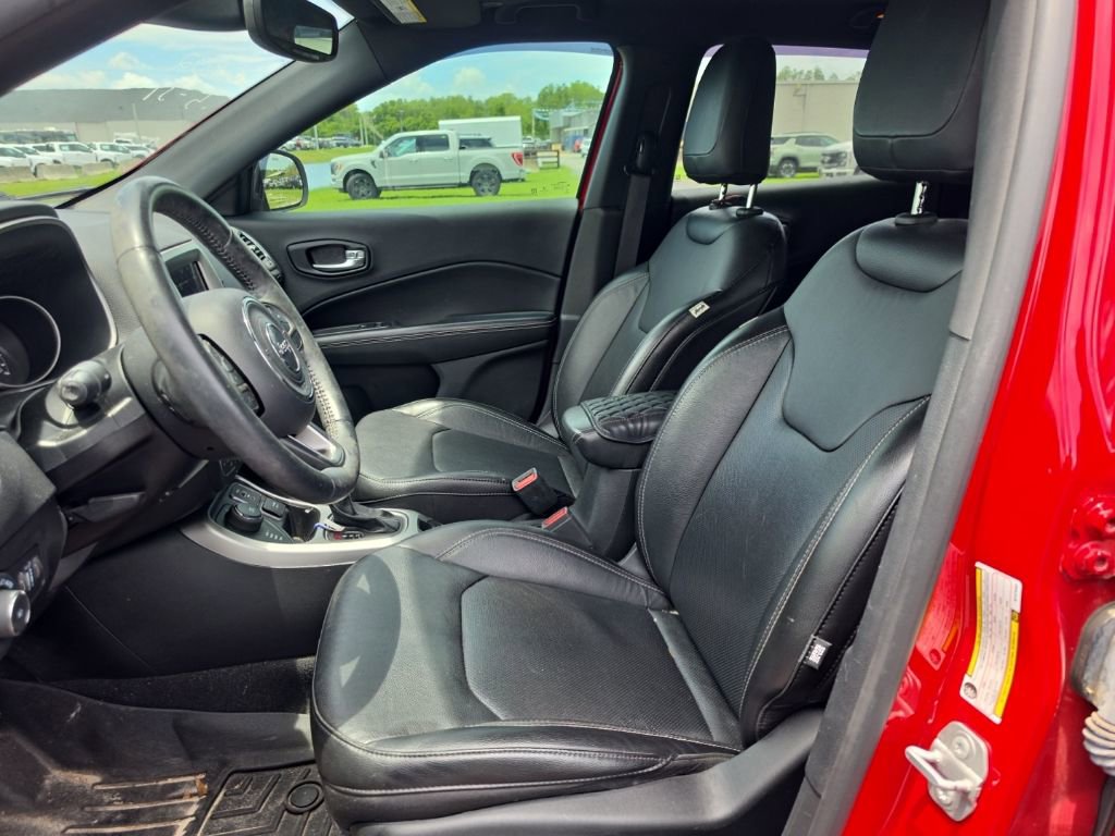 Used 2021 Jeep Compass Latitude w/ Sun and Sound Group AWD/4WD image 9