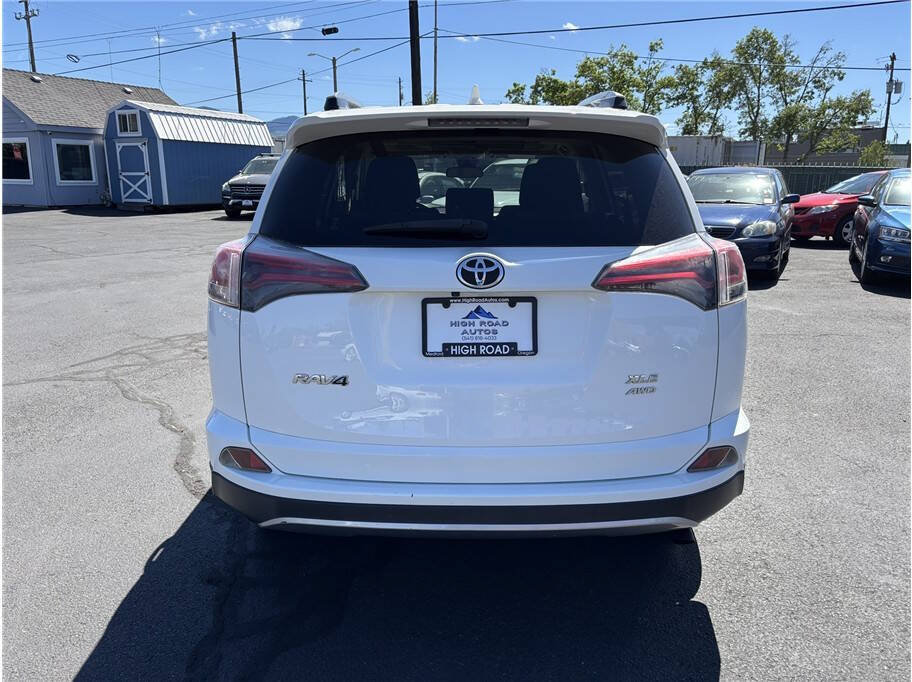 Used 2017 Toyota RAV4 XLE w/ Carpet Mat Package AWD/4WD image 4