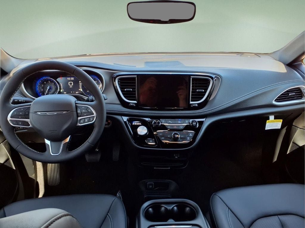 New 2027 Chrysler Pacifica Select AWD/4WD image 20
