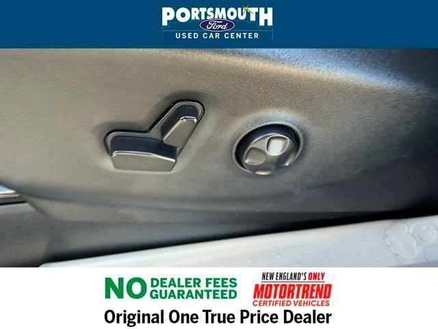 Used 2024 Chrysler Pacifica Touring-L image 24