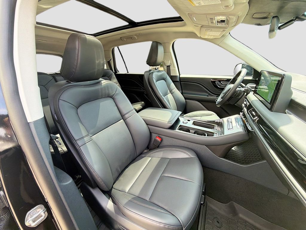 New 2026 Lincoln Aviator AWD image 33