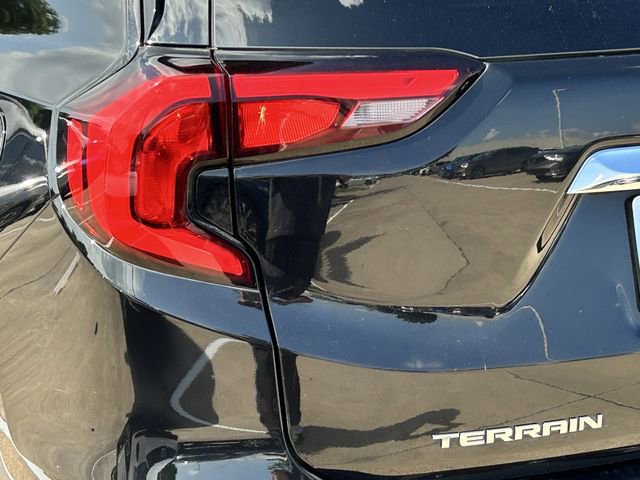 Used 2020 GMC Terrain SLE w/ Driver Convenience Package FWD image 7