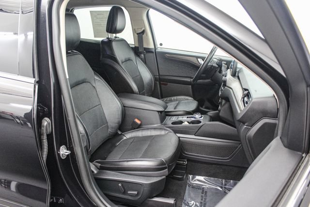 Certified 2020 Ford Escape Titanium w/ Titanium Premium Package 2.0 AWD/4WD image 19