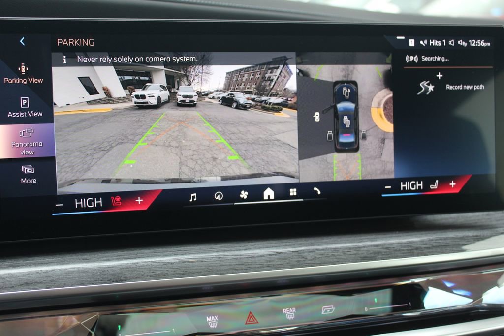 Used 2025 BMW i7 xDrive60 AWD/4WD image 18