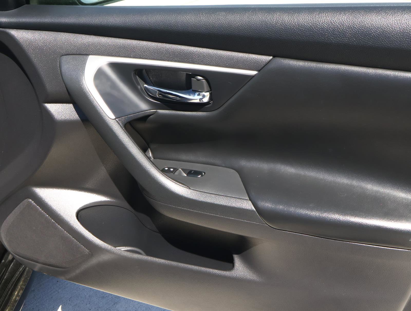 Used 2017 Nissan Altima 2.5 SV image 14